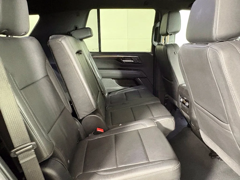 Used 2025 Black Chevrolet Z71 image 21