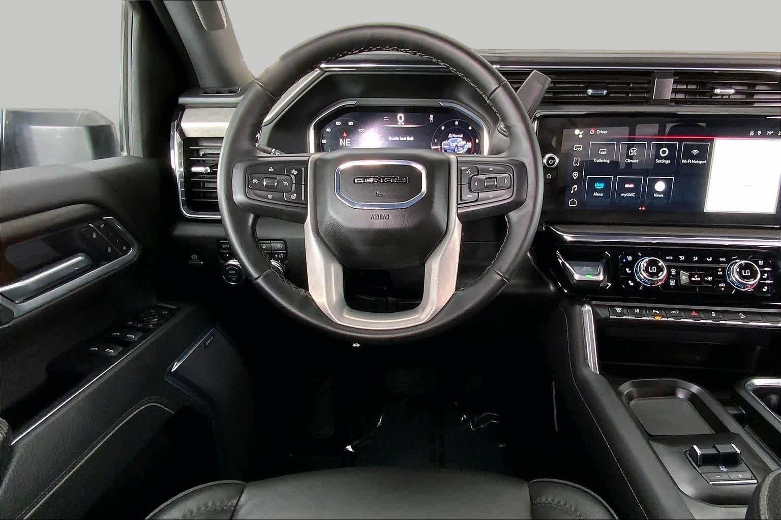 Used 2025 Onyx Black GMC Denali image 6