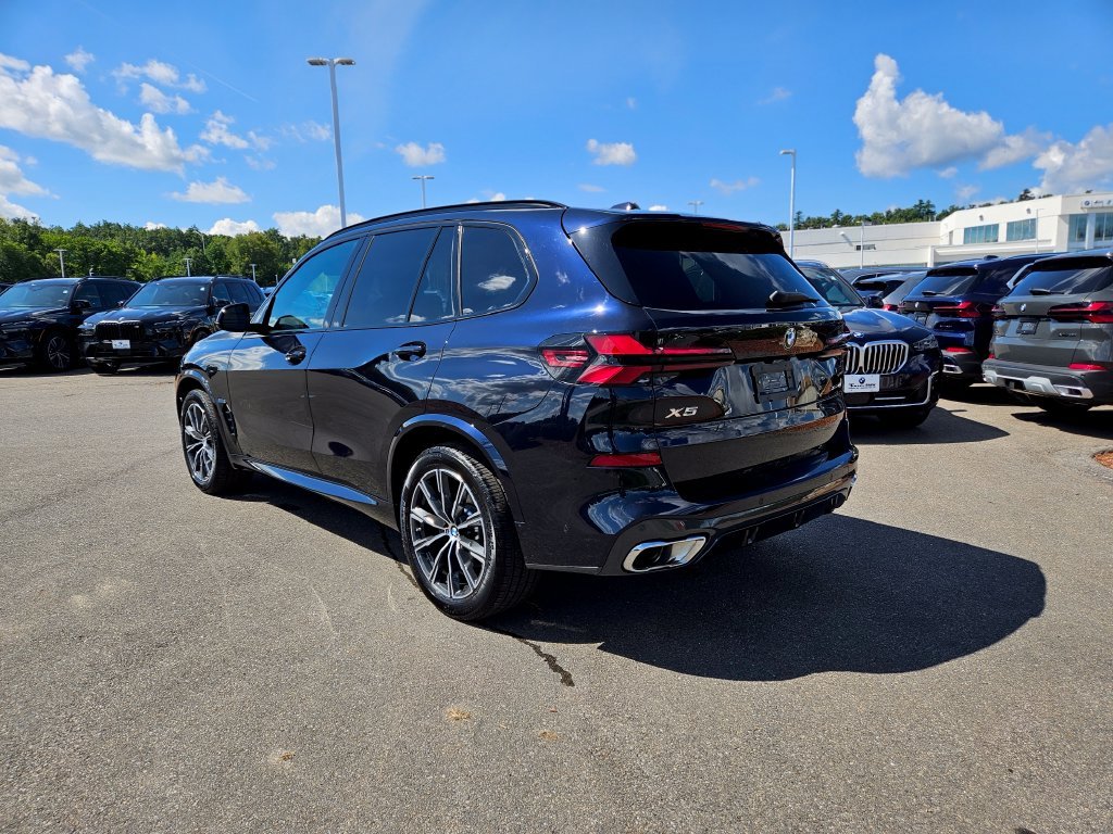 Used 2026 Carbon Black Metallic BMW xDrive40i image 5
