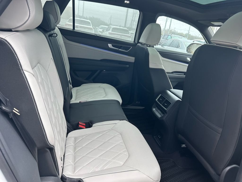 New 2026 White/off-white Volkswagen 2.0T SEL Premium R-Line image 43