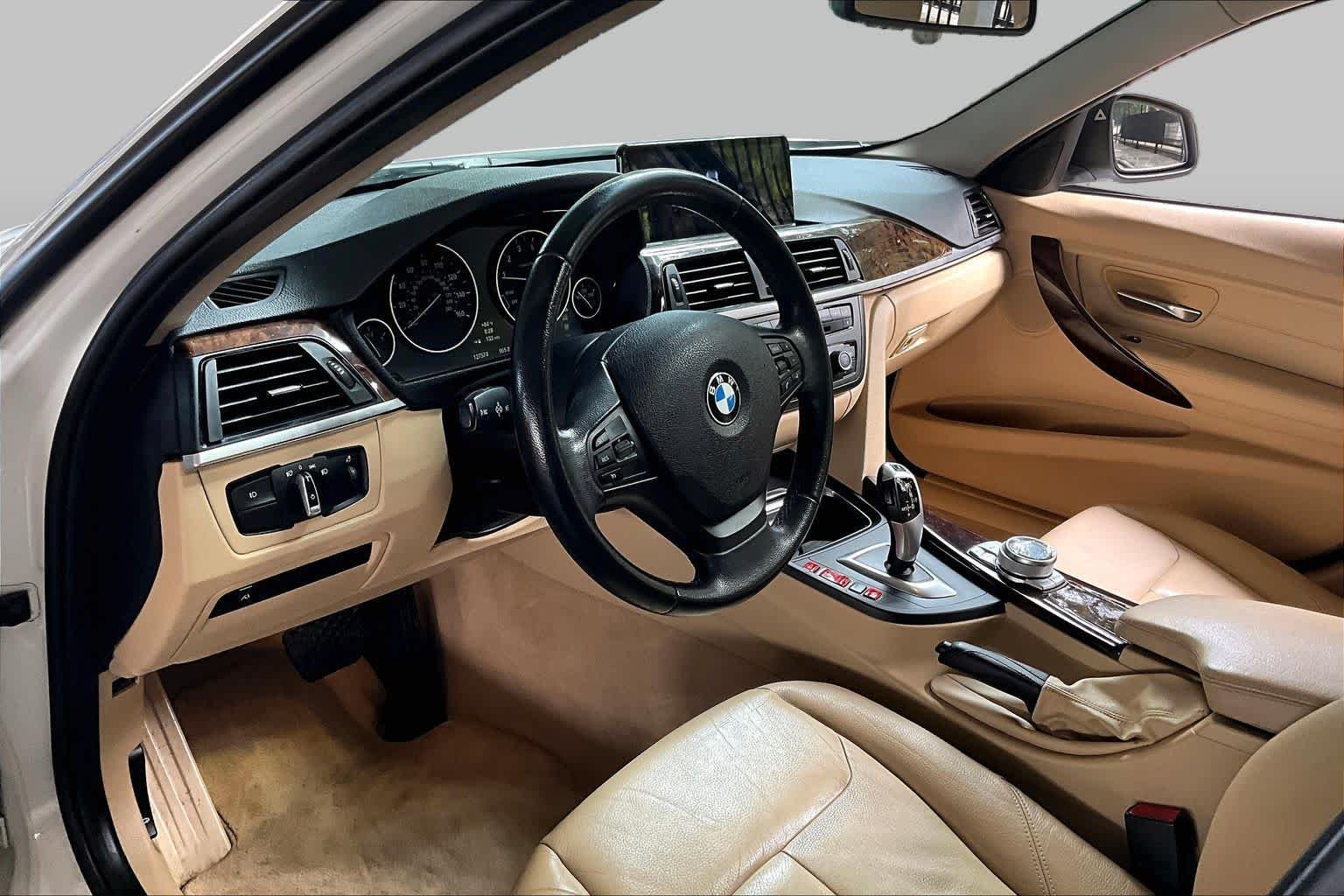Used 2013 Alpine White BMW 328i image 16