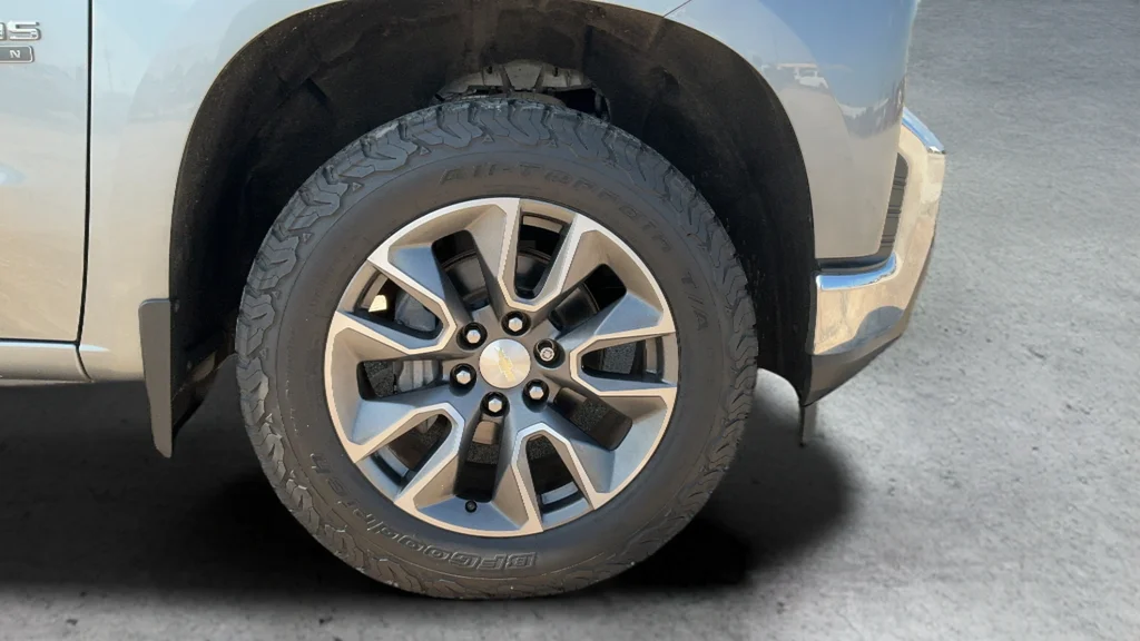 Used 2020 Gray Chevrolet LT image 22