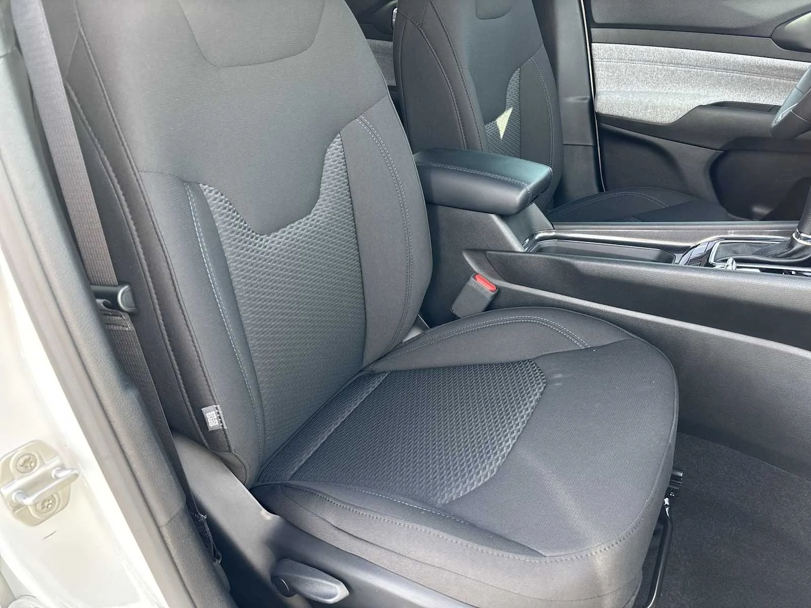 Used 2025 Bright White Clearcoat Jeep Sport image 17