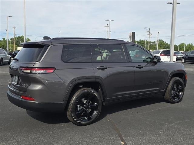 New 2026 Baltic Gray Metallic Clearcoat Jeep Limited image 3
