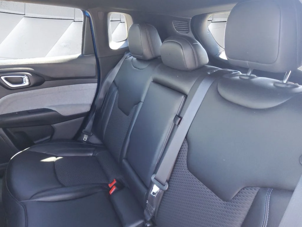 Used 2024 Blue Jeep Latitude image 18