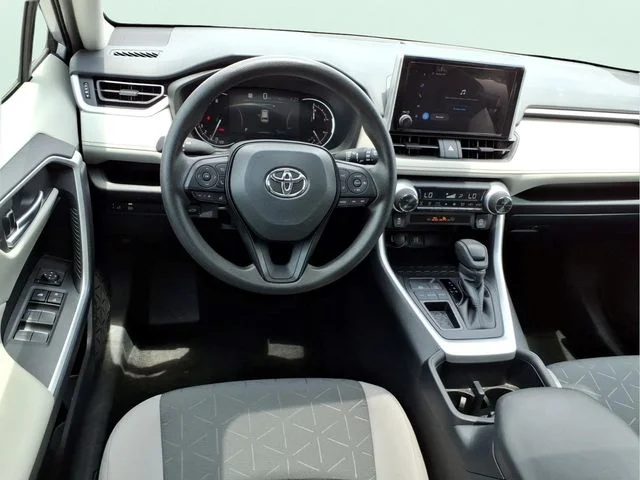 Used 2025 Silver Toyota XLE image 19