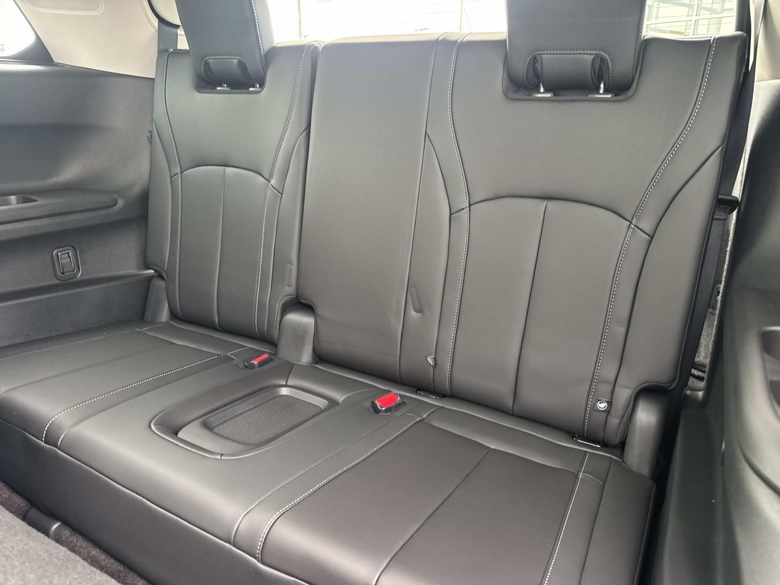 New 2027 WARM TITANIUM INFINITI Luxe FWD image 7