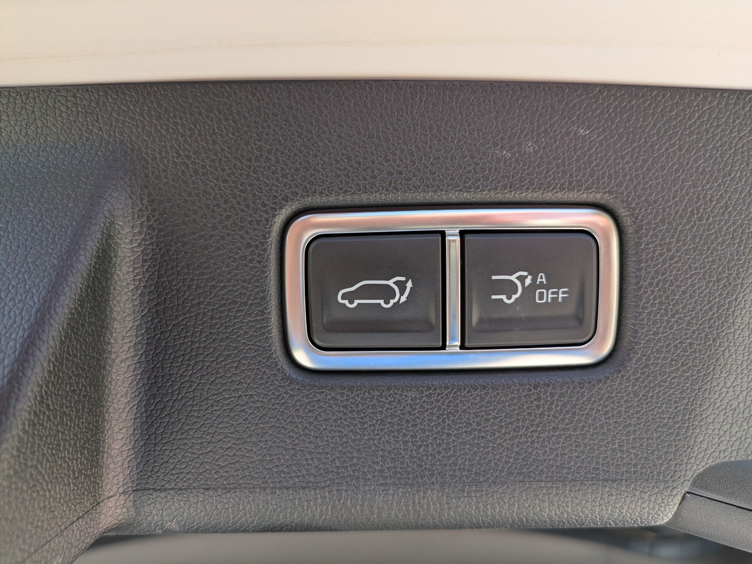 2025 Kia Sorento SX - Photo 12