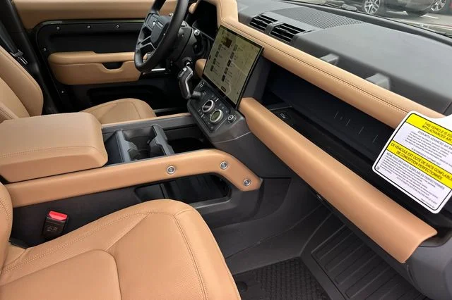 New 2026 Woolstone Green Land Rover X-Dynamic SE image 14