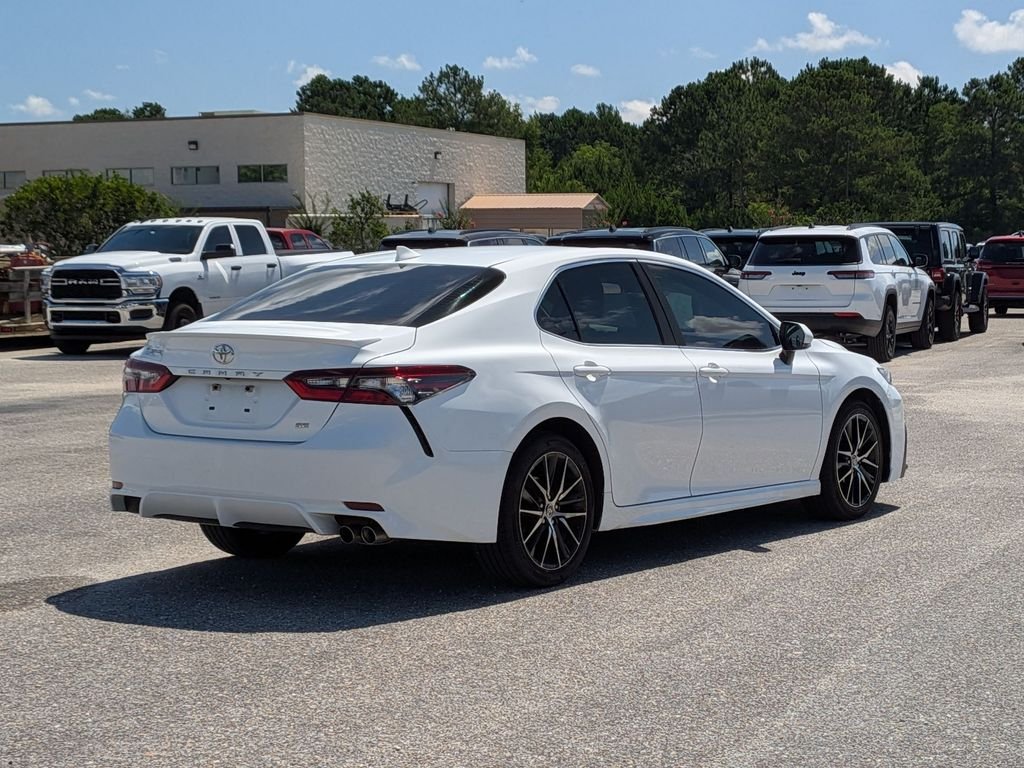Used 2022 White Toyota SE image 5