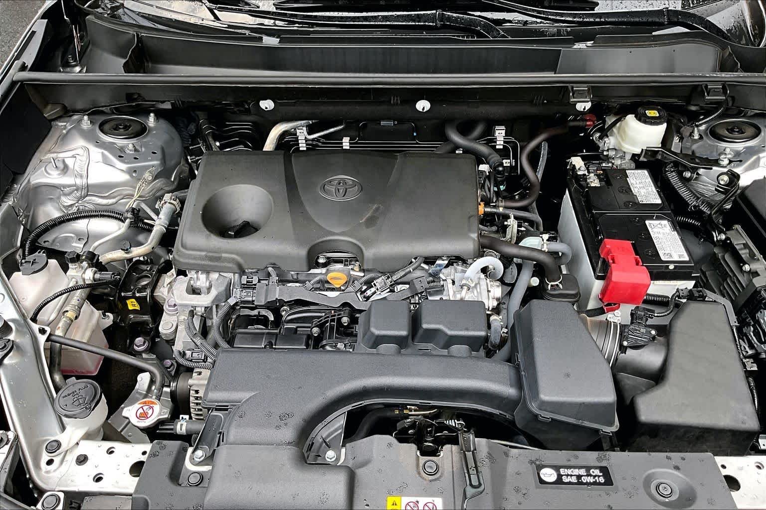 Used 2025 Silver Sky Metallic Toyota XLE image 32