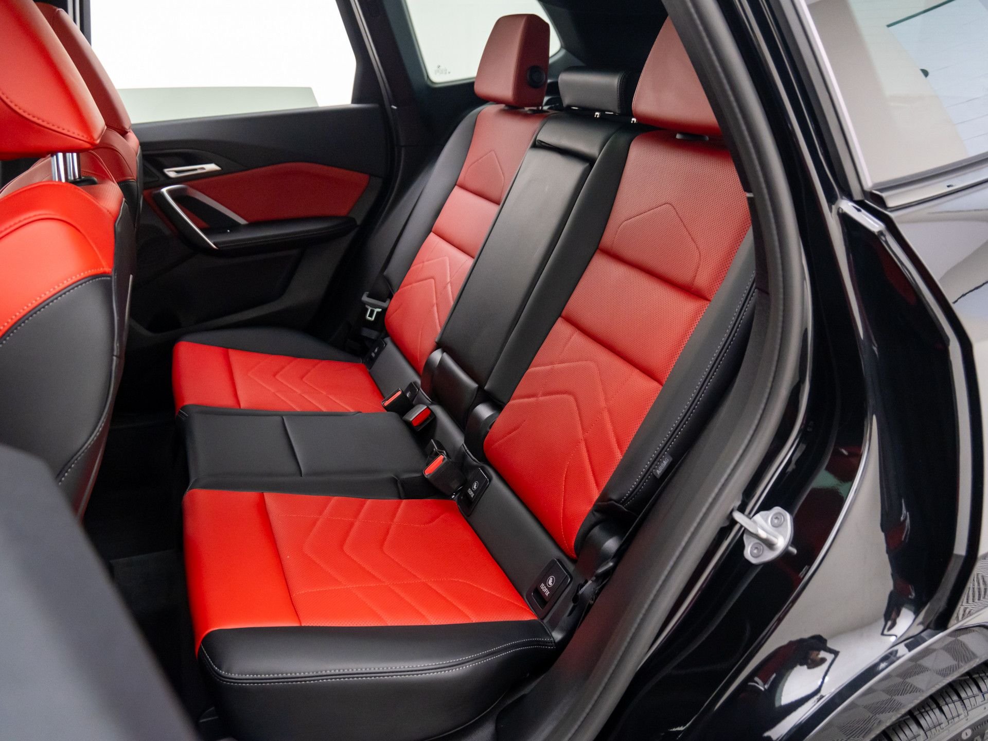 2025 BMW X1 28i - Photo 18