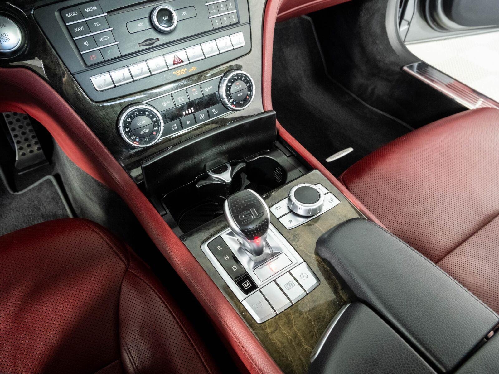 Used 2018 Selenite Grey Metallic Mercedes-Benz SL 550 image 18
