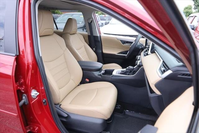 Certified Used 2025 RUBY FLARE PEARL* Toyota  image 27