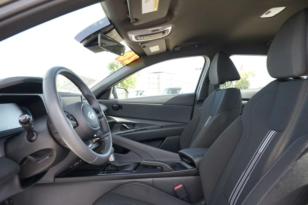 Used 2026 Gray Hyundai SEL Sport image 23