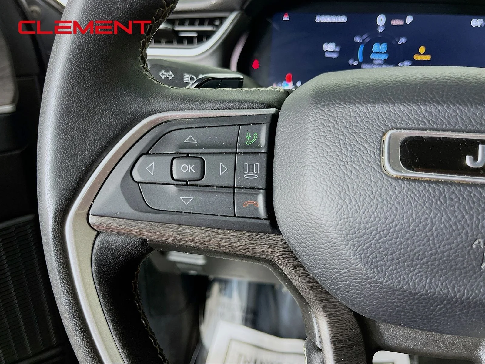 Used 2024 Gray Jeep Limited image 14