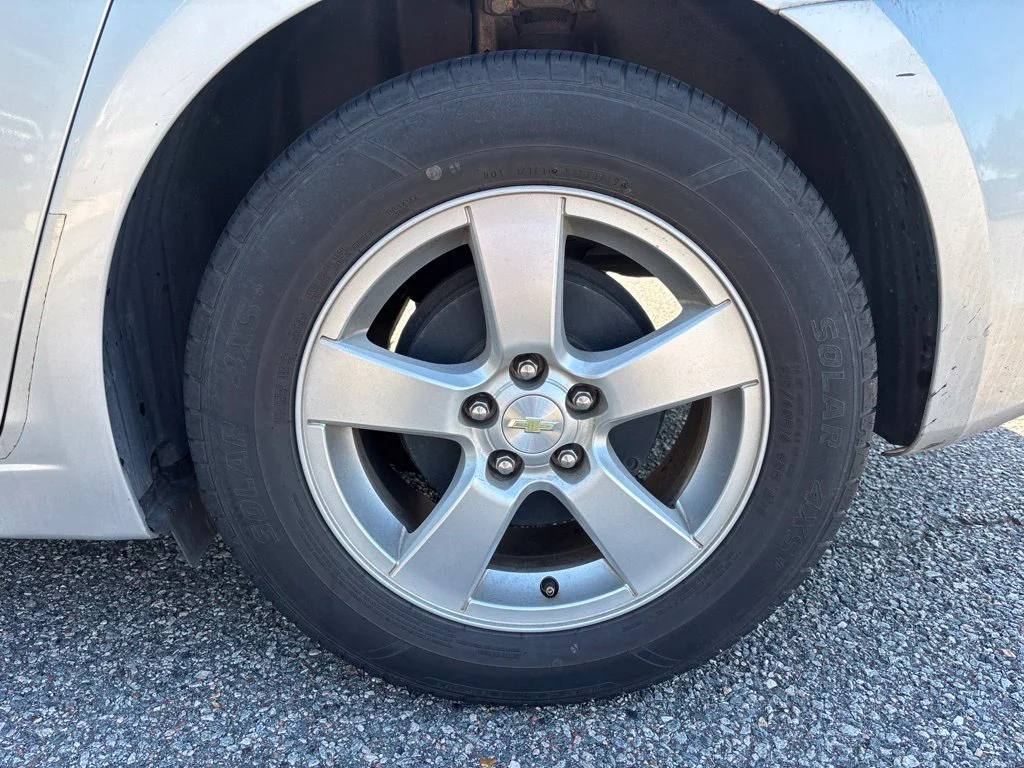 Used 2015 Silver Chevrolet 1LT image 20