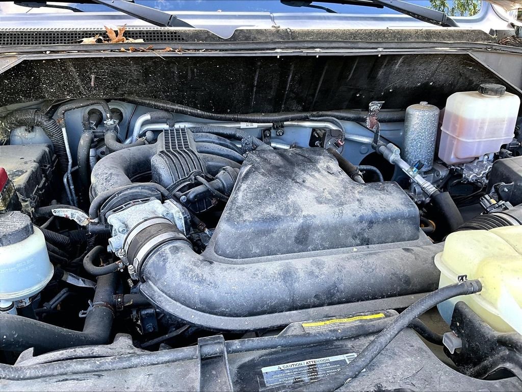 Used 2019 Silver Nissan SV image 27