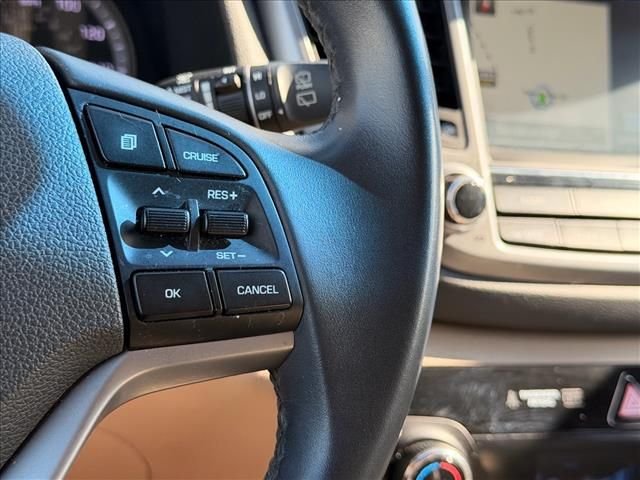 Used 2018 Red Hyundai SEL Plus image 15