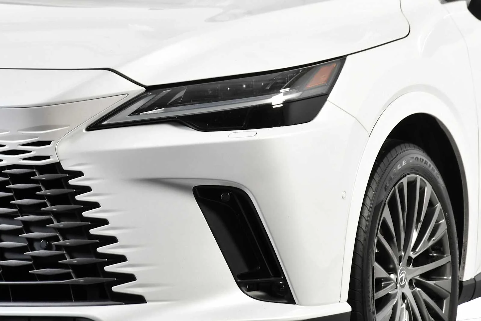 Used 2023 Eminent White Pearl Lexus Luxury image 11