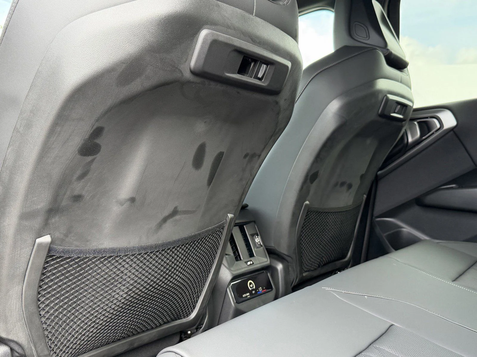 2026 BMW X3 30 - Photo 19