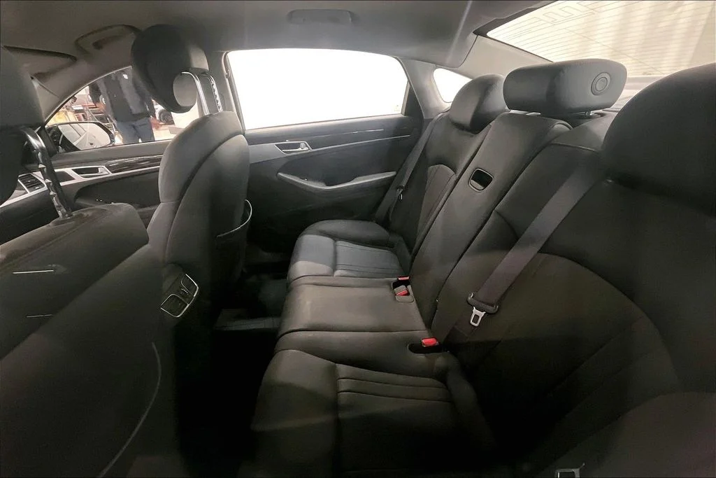 Used 2015 Black Hyundai 3.8 image 26