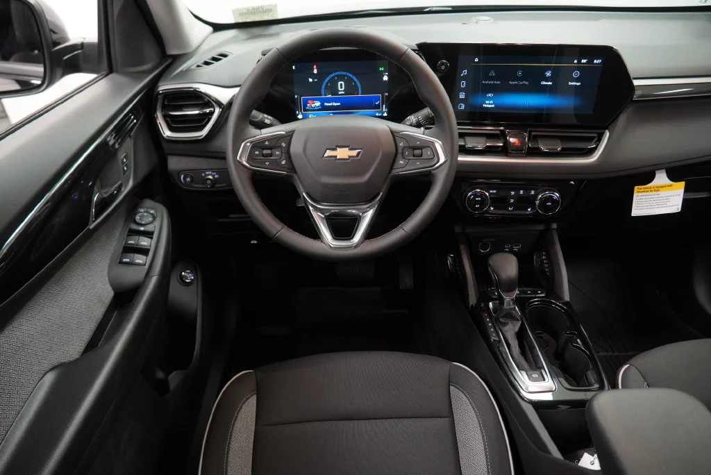 New 2026 Mosaic Black Metallic Chevrolet LT image 17