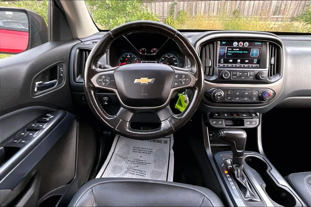 Used 2015 Red Chevrolet Z71 image 5