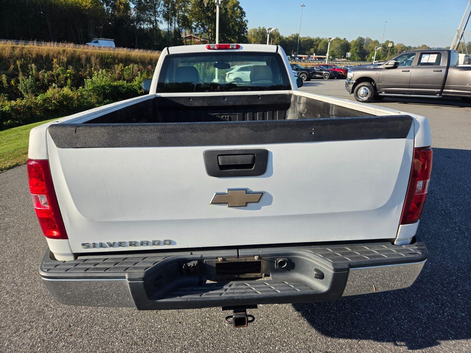 Used 2008 SUMMIT WHITE Chevrolet Work Truck image 7