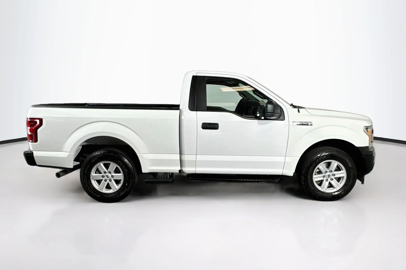 Used 2020 Oxford White Ford XL image 4