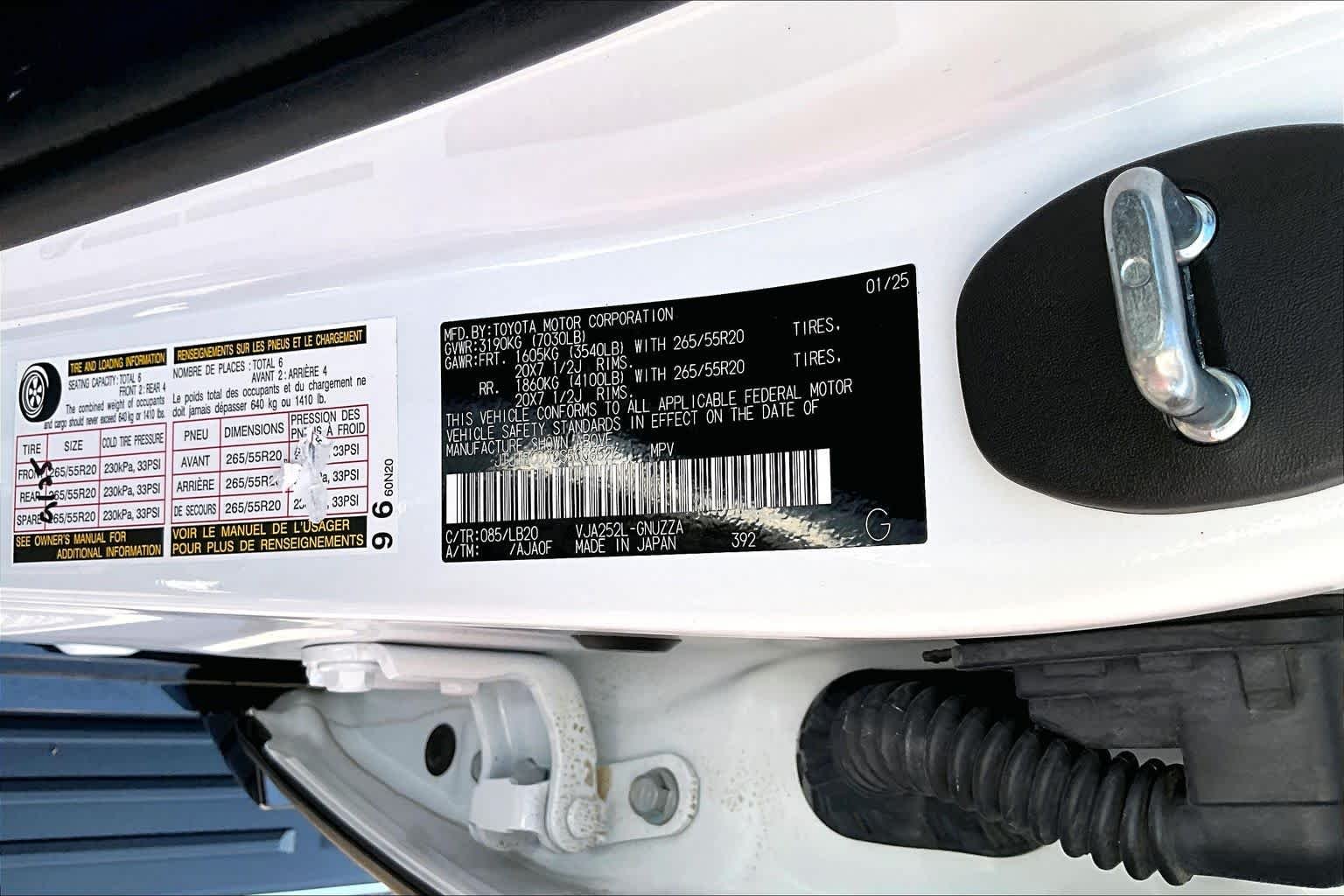 Used 2025 Eminent White Pearl Lexus Premium+ image 34