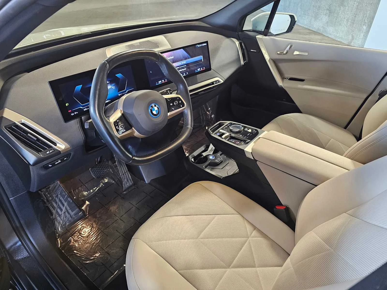Certified Used 2024 Alpine White BMW xDrive50 image 2