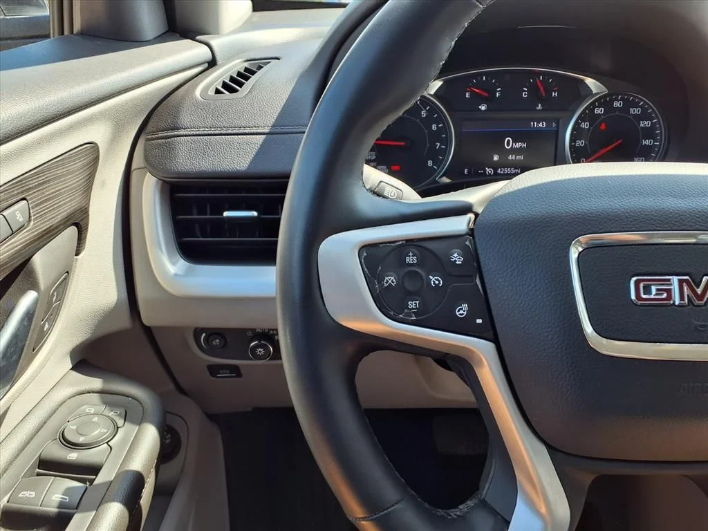 2023 GMC Terrain SLT - Photo 8