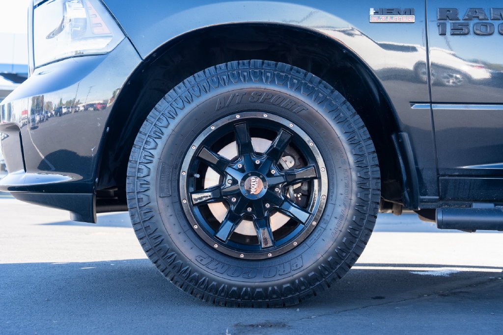 Used 2016 Brilliant Black Crystal Pearlcoat Ram Sport image 6