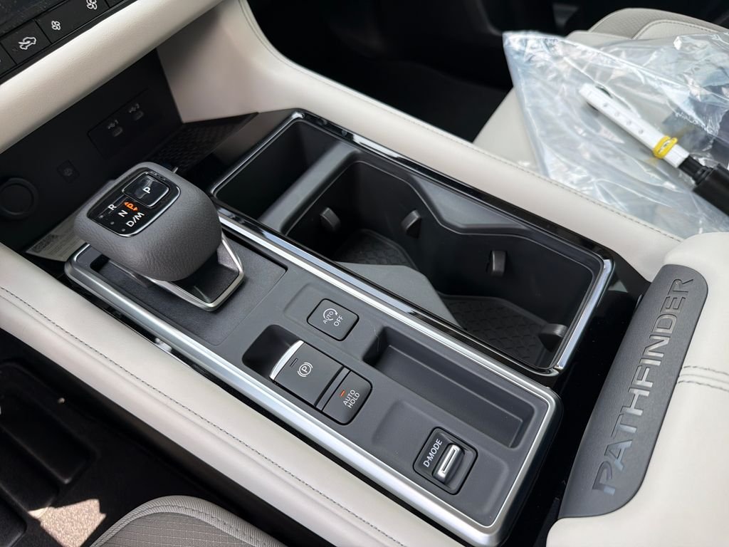 New 2026 Nissan Pathfinder SL 4D Sport Utility