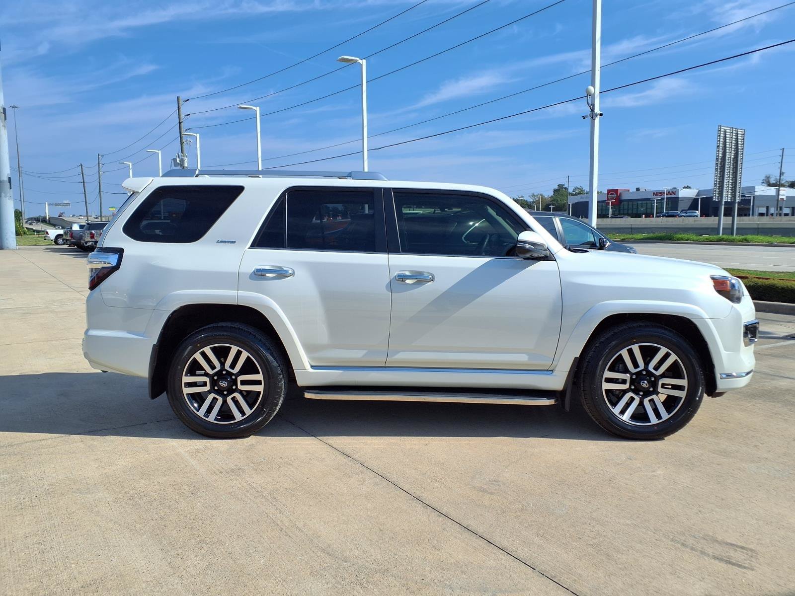 Certified Used 2022 Blizzard Pearl Toyota Limited image 5