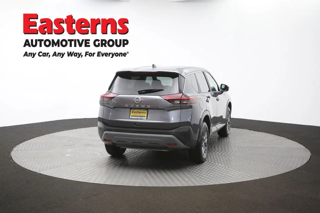 Used 2023 Gray Nissan S image 39
