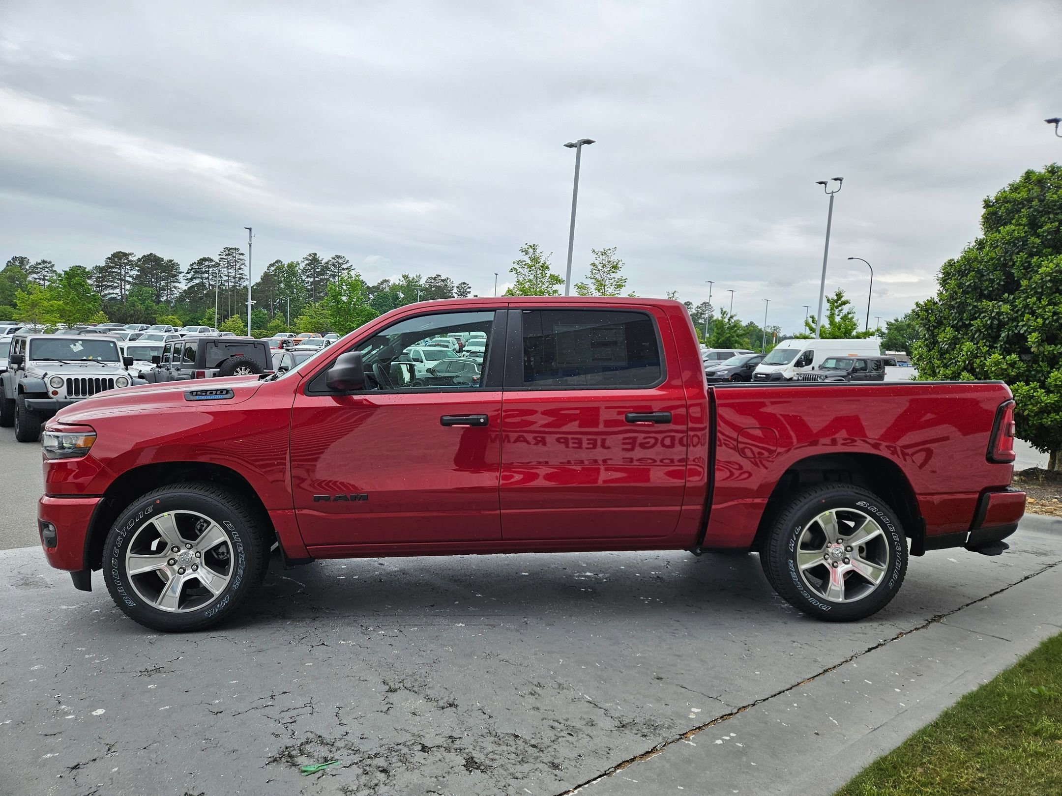 New 2026 Molten Red Pearl-Coat Exterior Paint RAM Express image 4