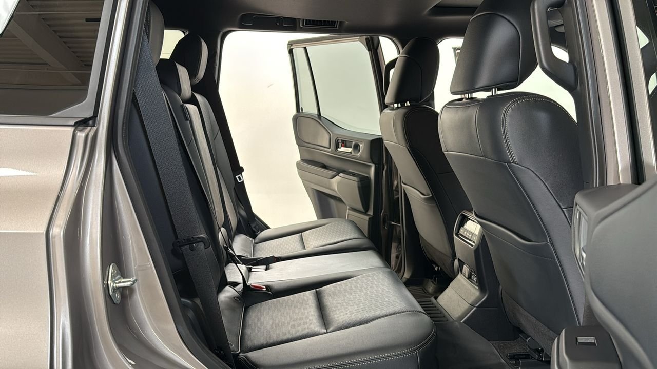 Certified Used 2025  Toyota Base image 17