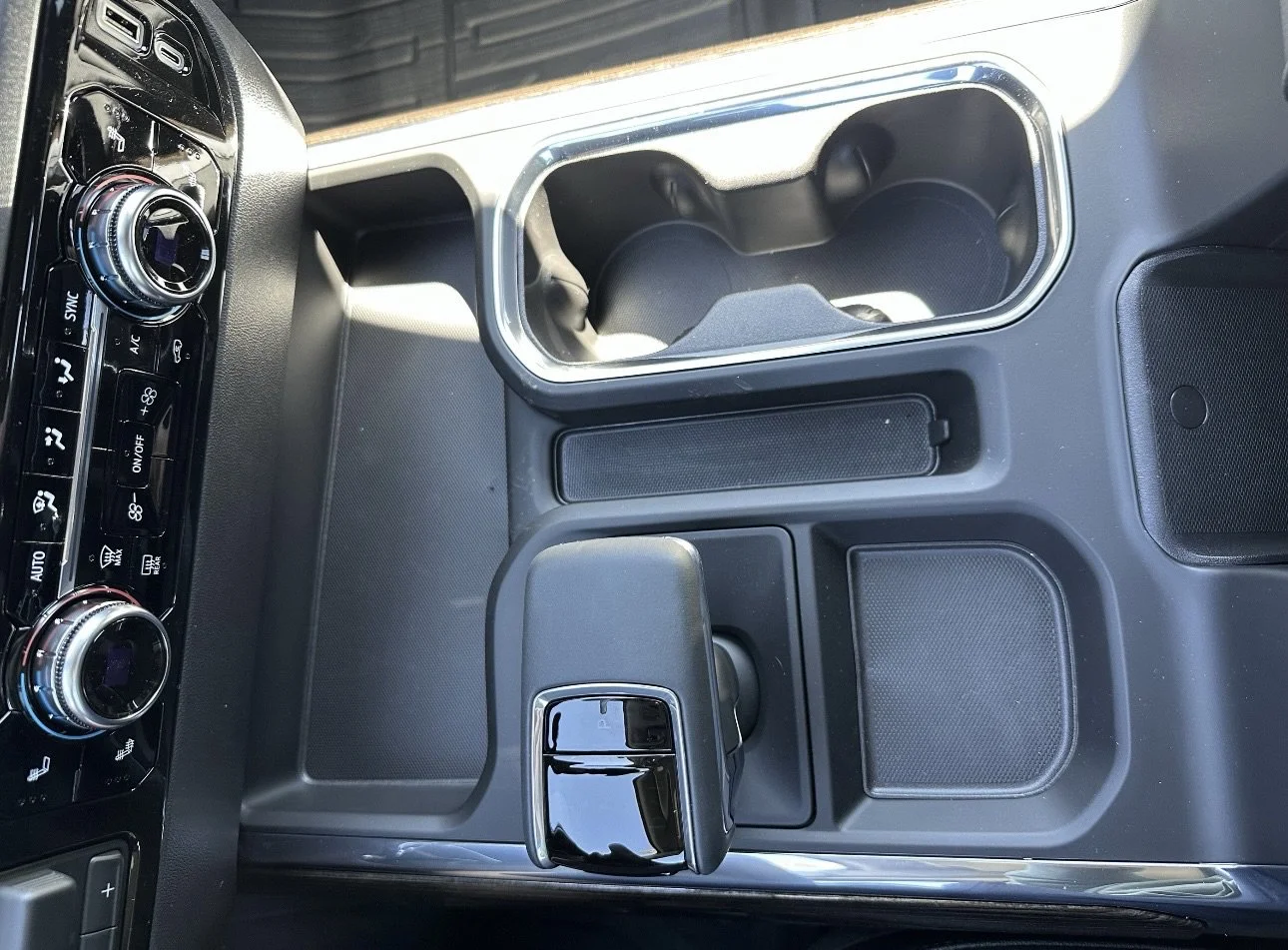 New 2026 Summit White GMC Elevation image 17