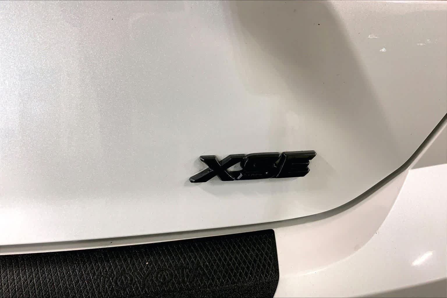 Used 2025 Wind Chill Pearl Toyota XSE image 10