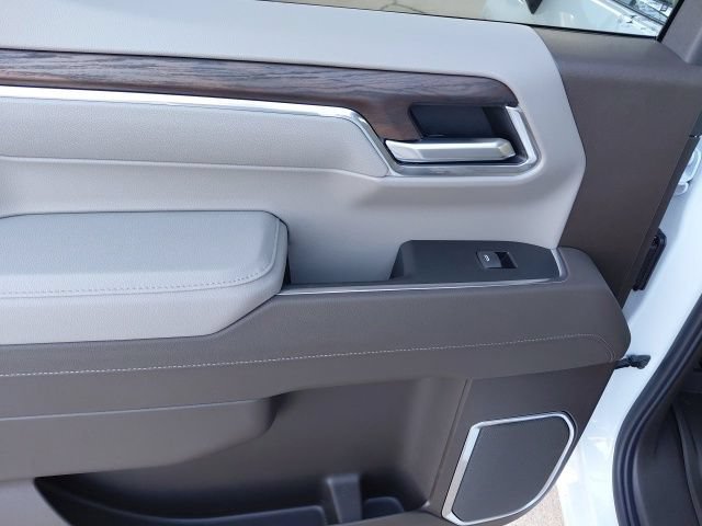New 2026 Glacier White Tricoat GMC SLT image 30