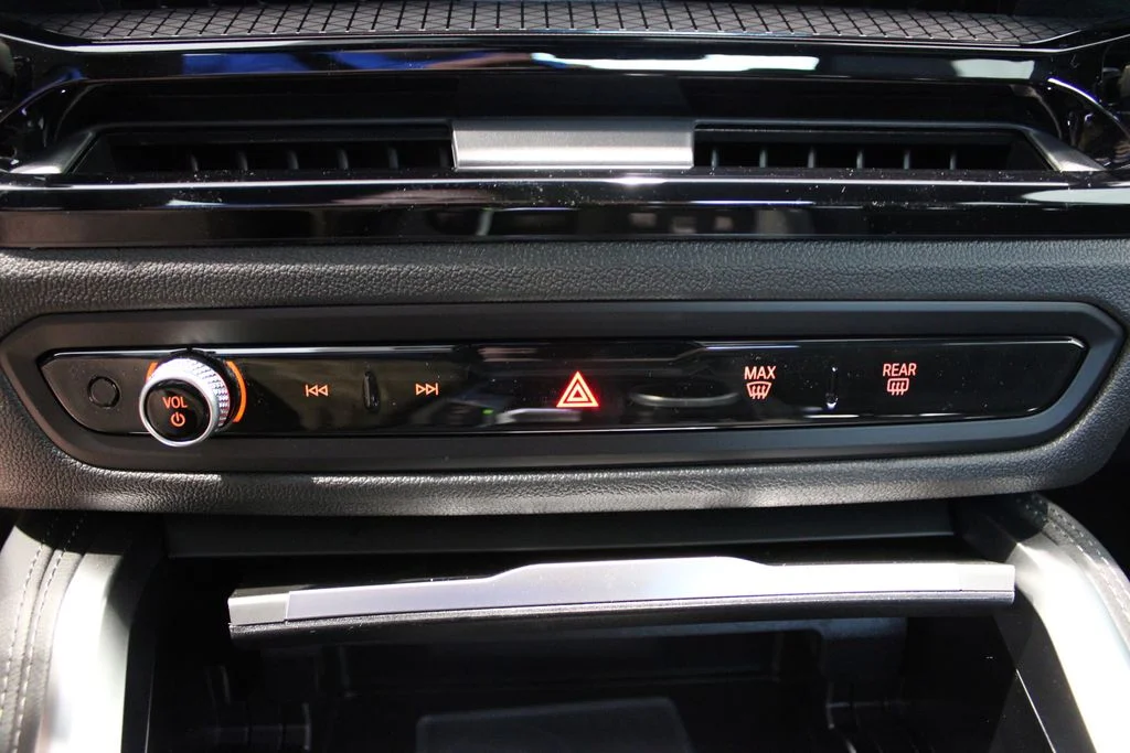 2026 BMW 4 Series M440i - Photo 28