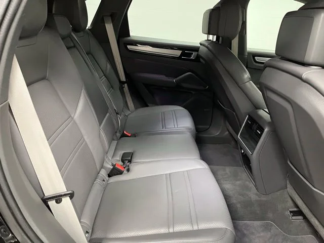 2022 Porsche Cayenne Platinum Edition - Photo 52
