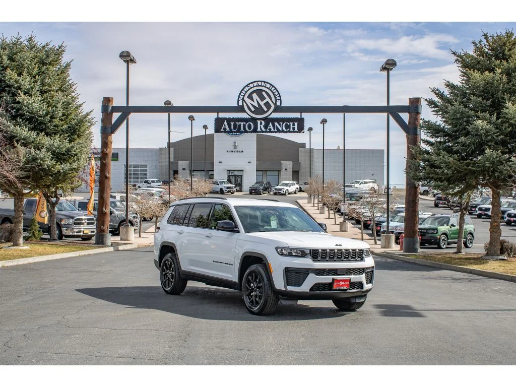 New 2026 Bright White Clearcoat Jeep Laredo Altitude image 1