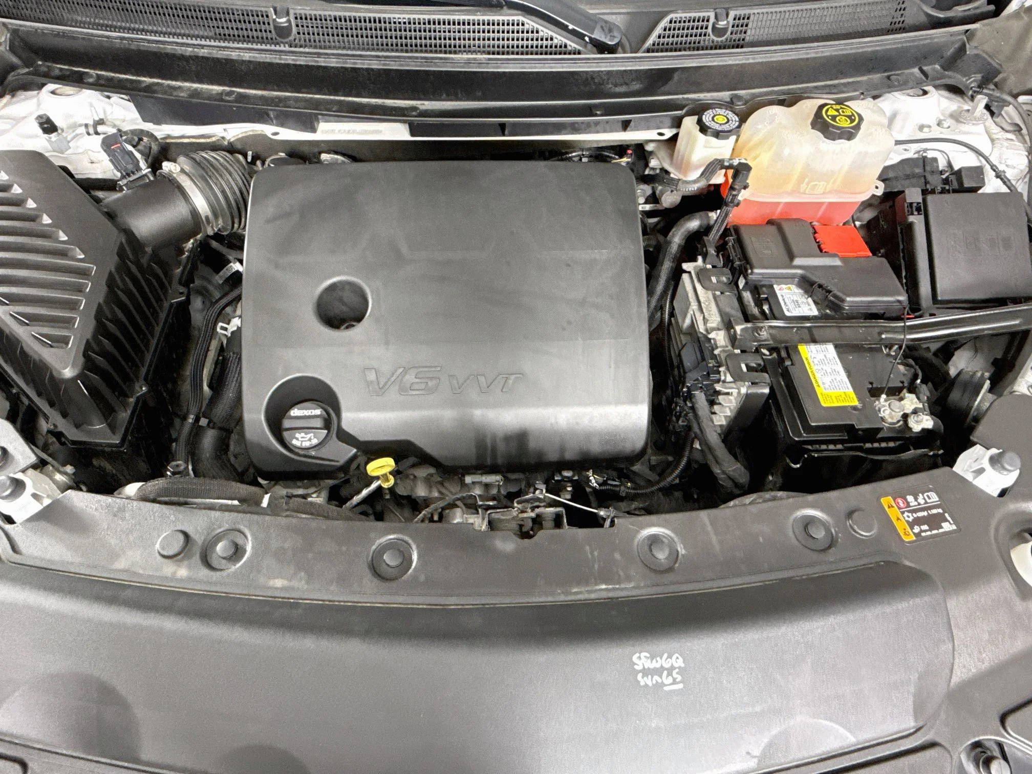 Used 2023 White Frost Tricoat Buick Avenir image 33