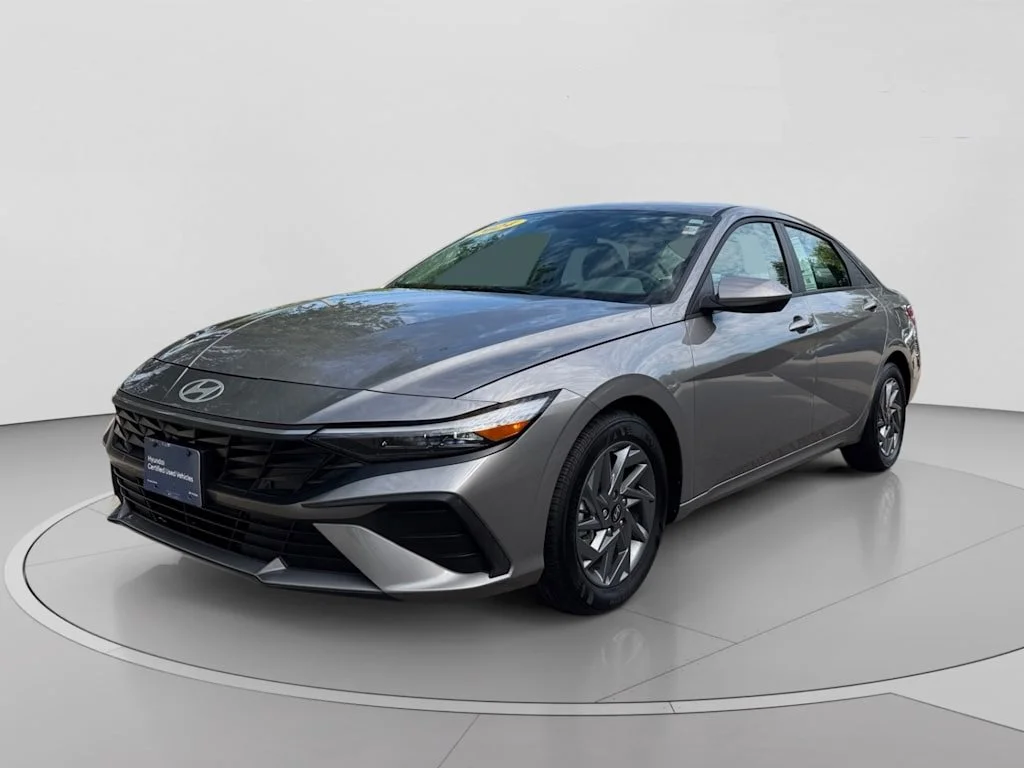 Used 2024 Silver Hyundai Blue image 19