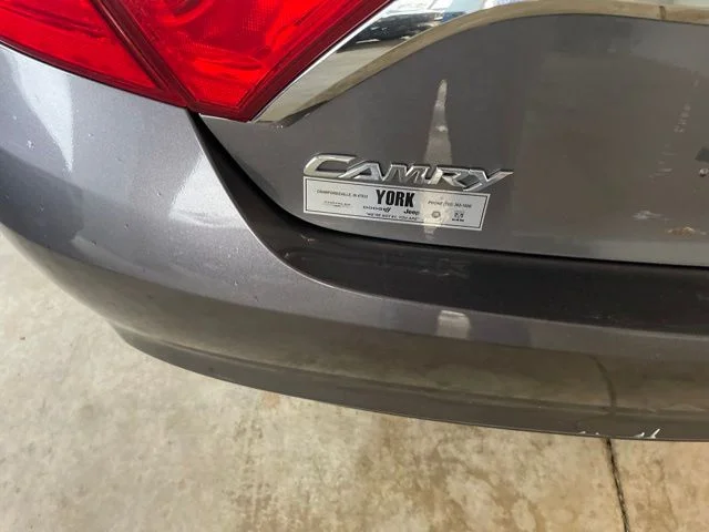 Used 2015 Gray Toyota LE image 6