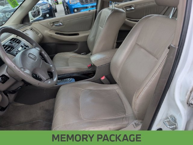 Used 2001 White Honda EX-L image 15