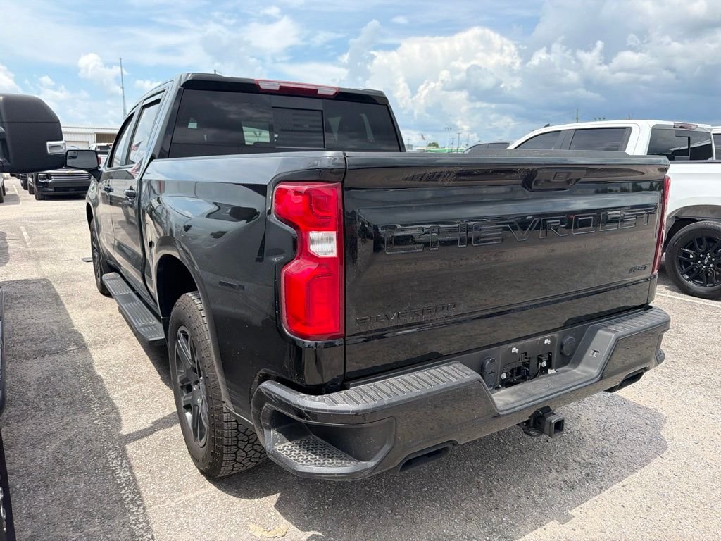 Used 2025 Black Chevrolet RST image 9
